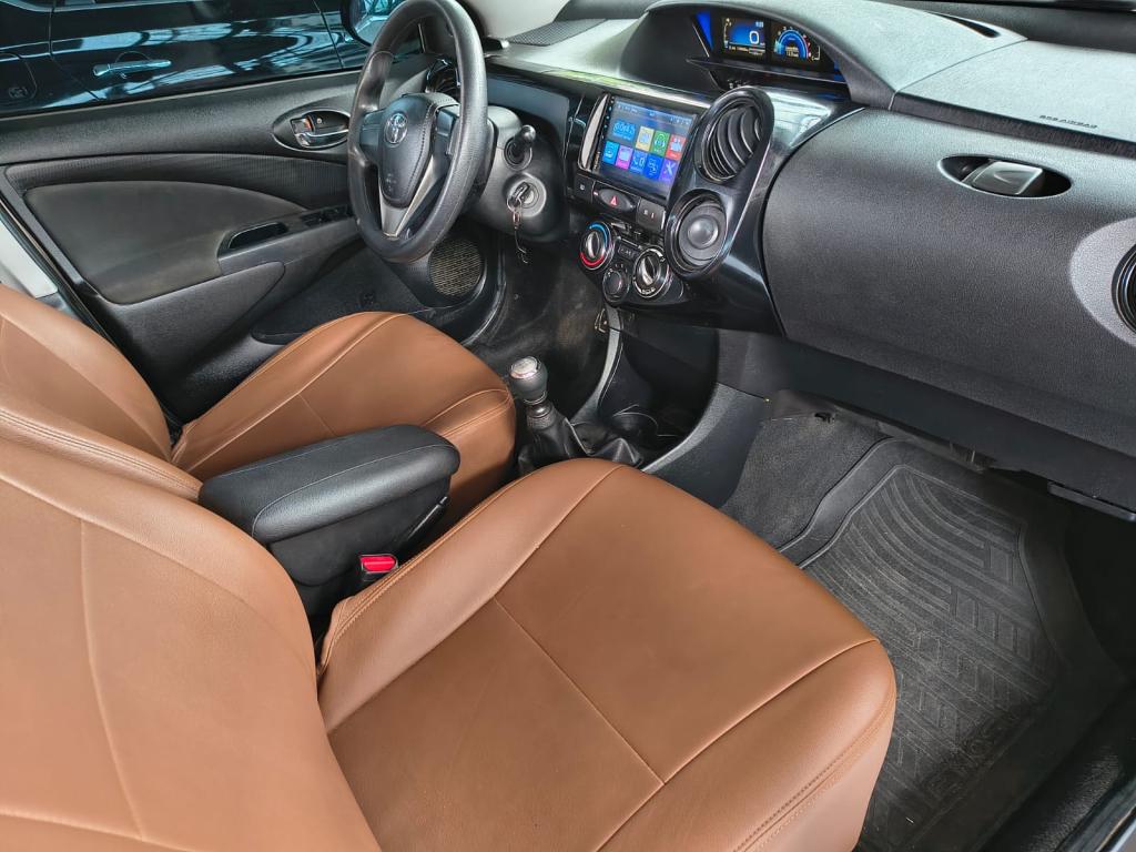 TOYOTA Etios Sedan - Foto