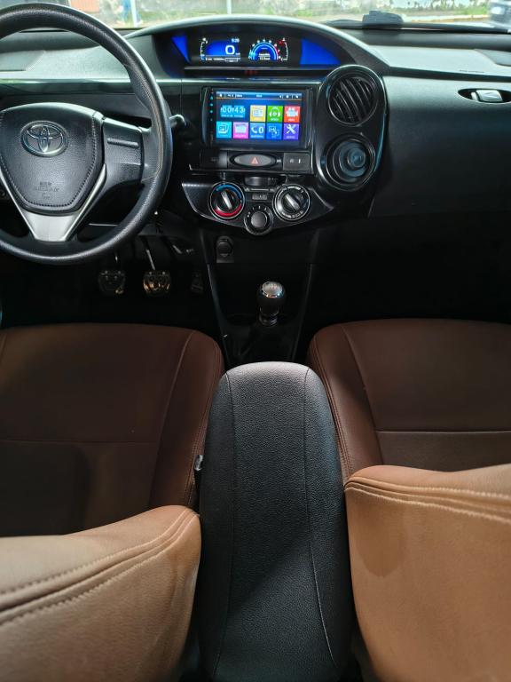 TOYOTA Etios Sedan - Foto