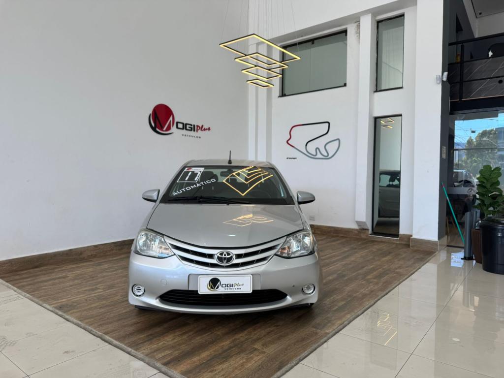 TOYOTA Etios Sedan - Foto