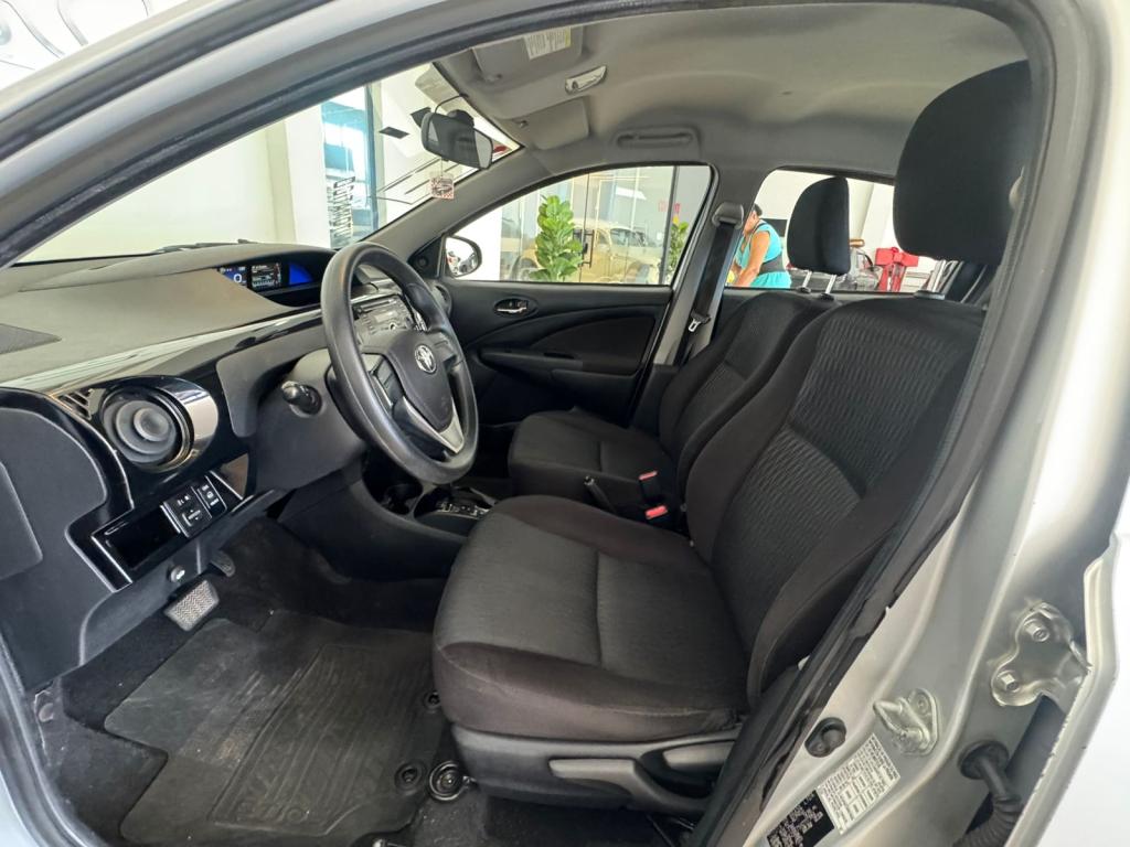 TOYOTA Etios Sedan - Foto