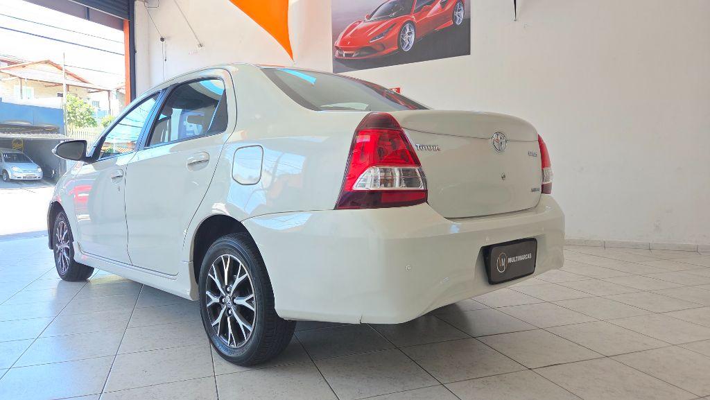 TOYOTA Etios Sedan
