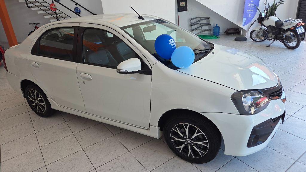 TOYOTA Etios Sedan - Foto