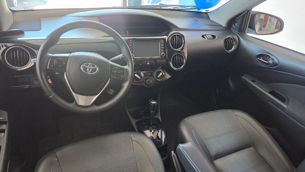 TOYOTA Etios Sedan - Foto