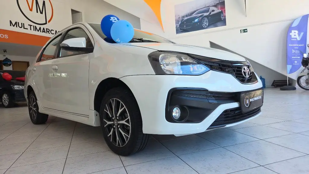 TOYOTA Etios Sedan - Foto