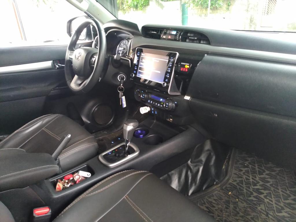 TOYOTA Hilux Caminhonete - Miniatura