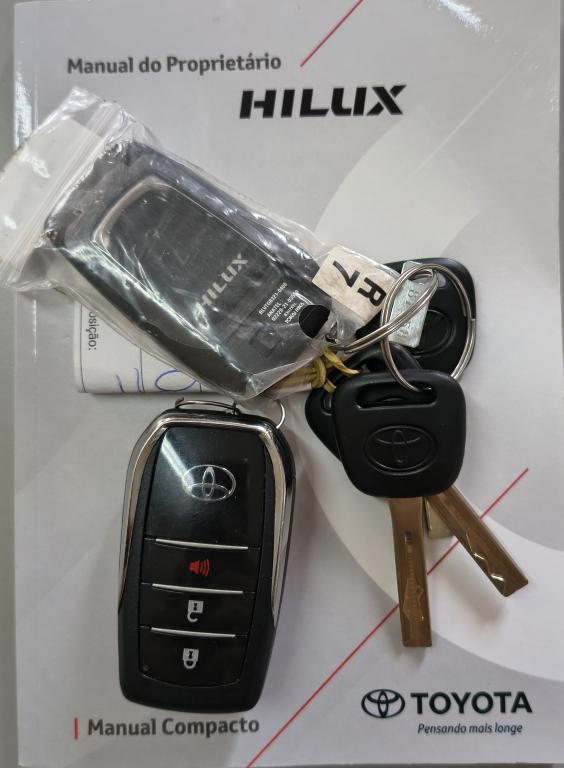 TOYOTA Hilux Caminhonete - Foto