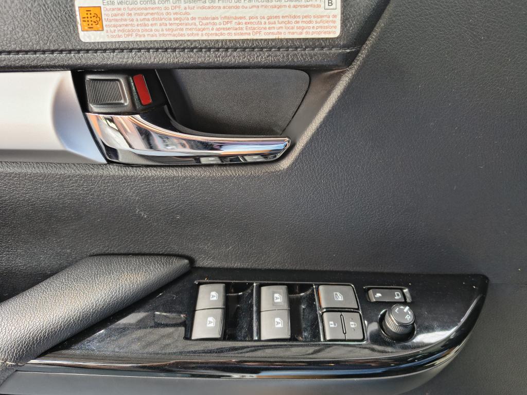 TOYOTA Hilux Caminhonete - Foto