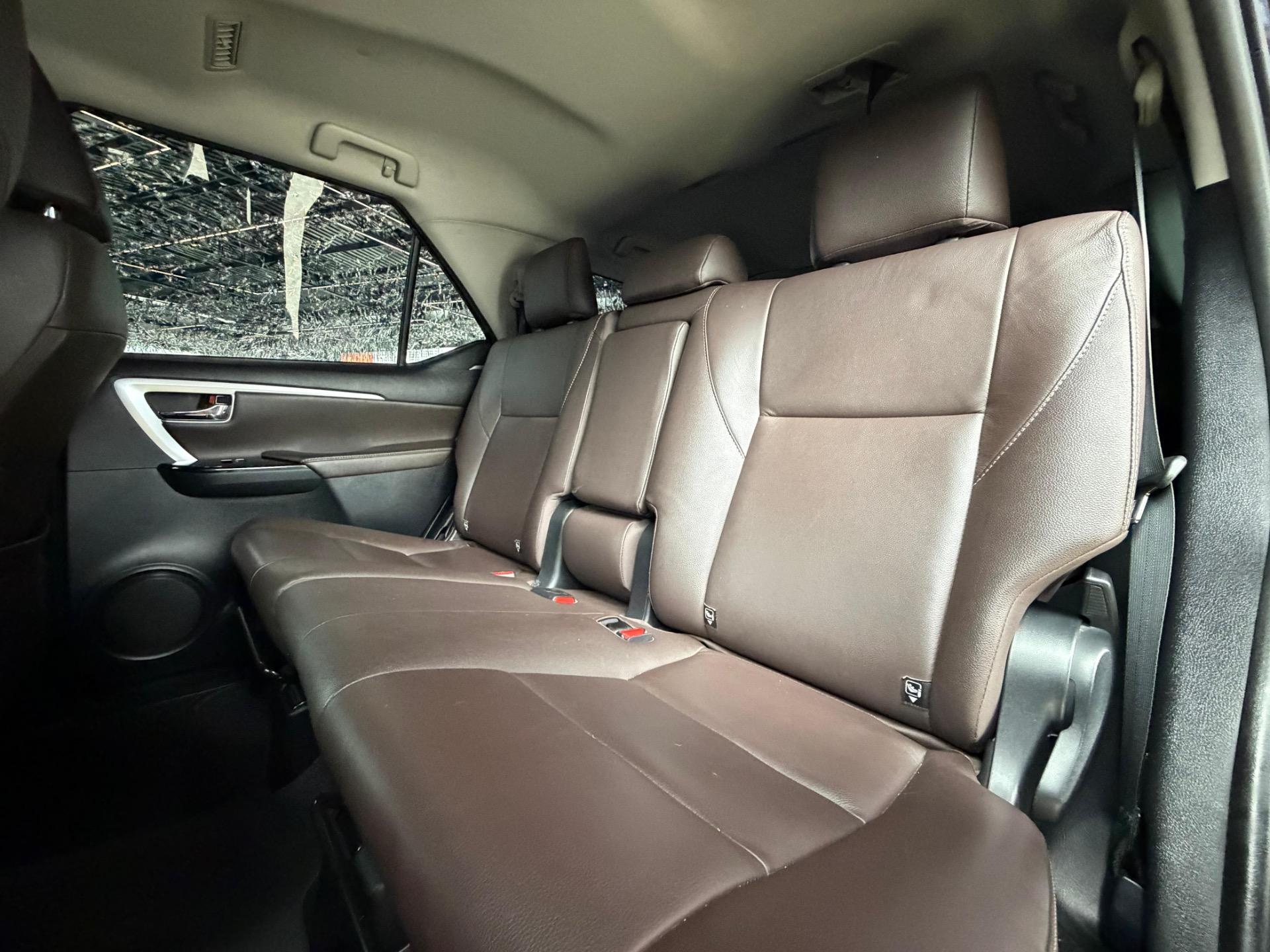 TOYOTA Hilux SW4 - Foto