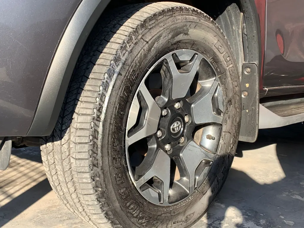 TOYOTA Hilux SW4 - Foto