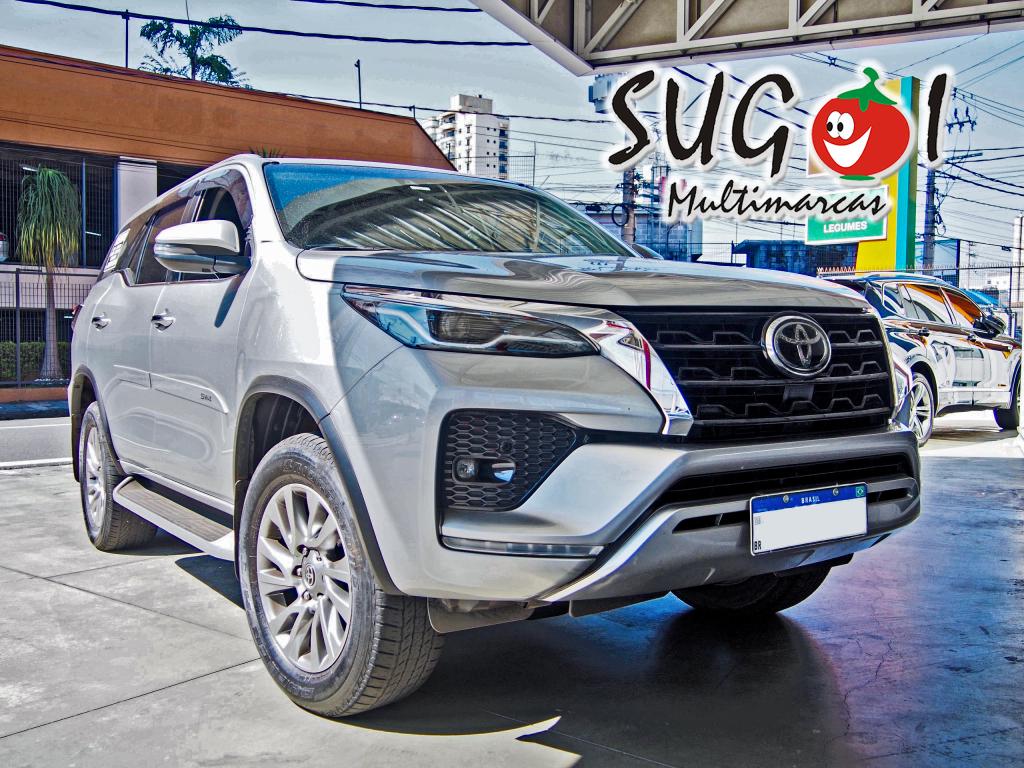 TOYOTA Hilux SW4