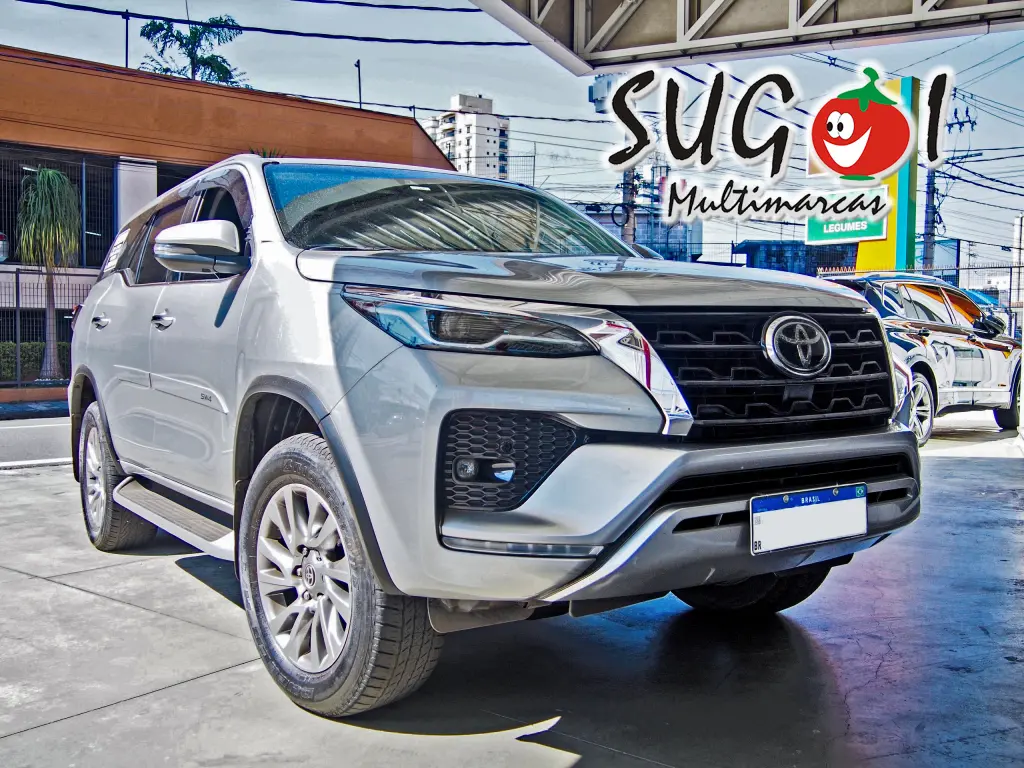 TOYOTA Hilux SW4