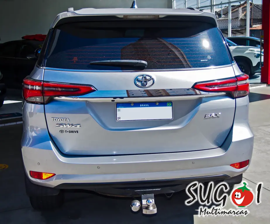TOYOTA Hilux SW4 - Foto