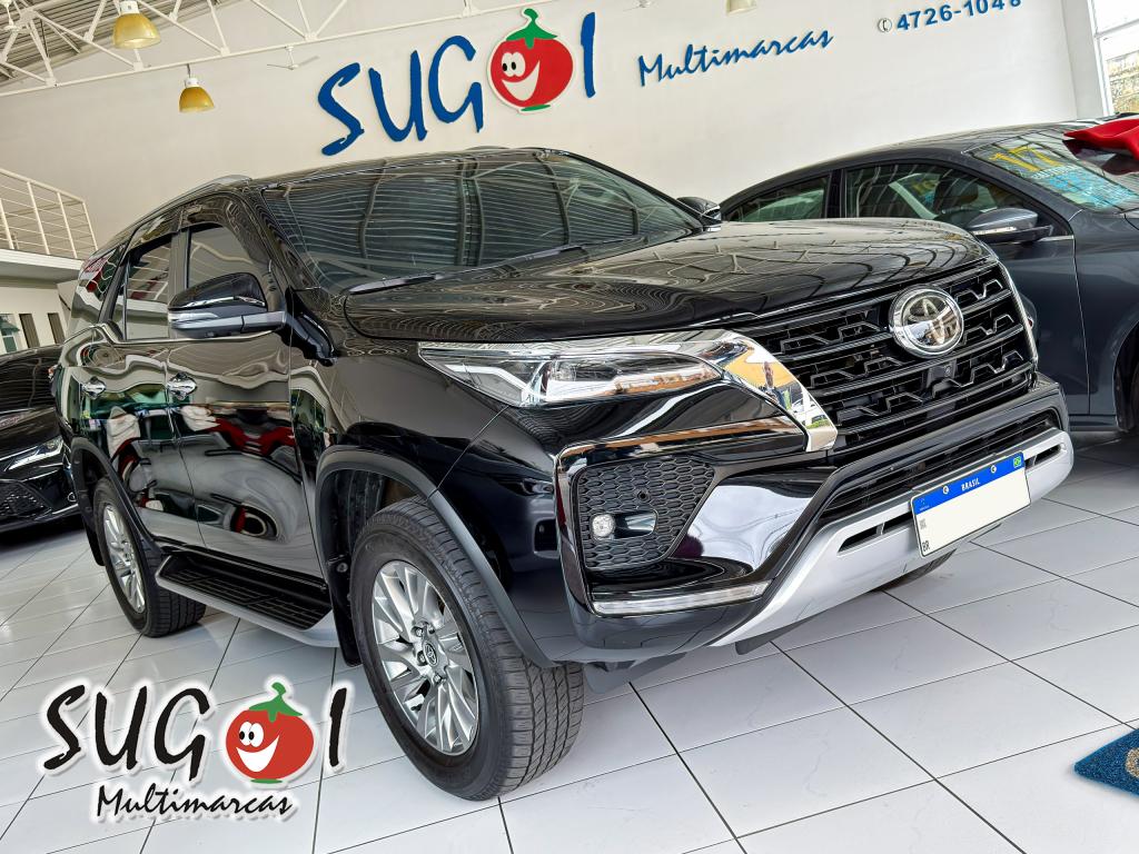 TOYOTA Hilux SW4