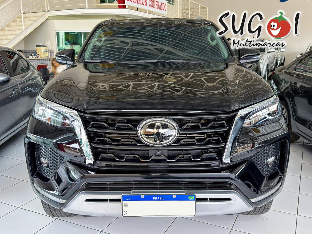 TOYOTA Hilux SW4 - Foto