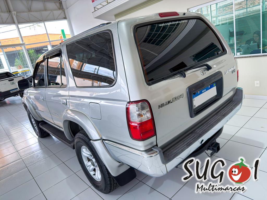 TOYOTA Hilux SW4 - Foto