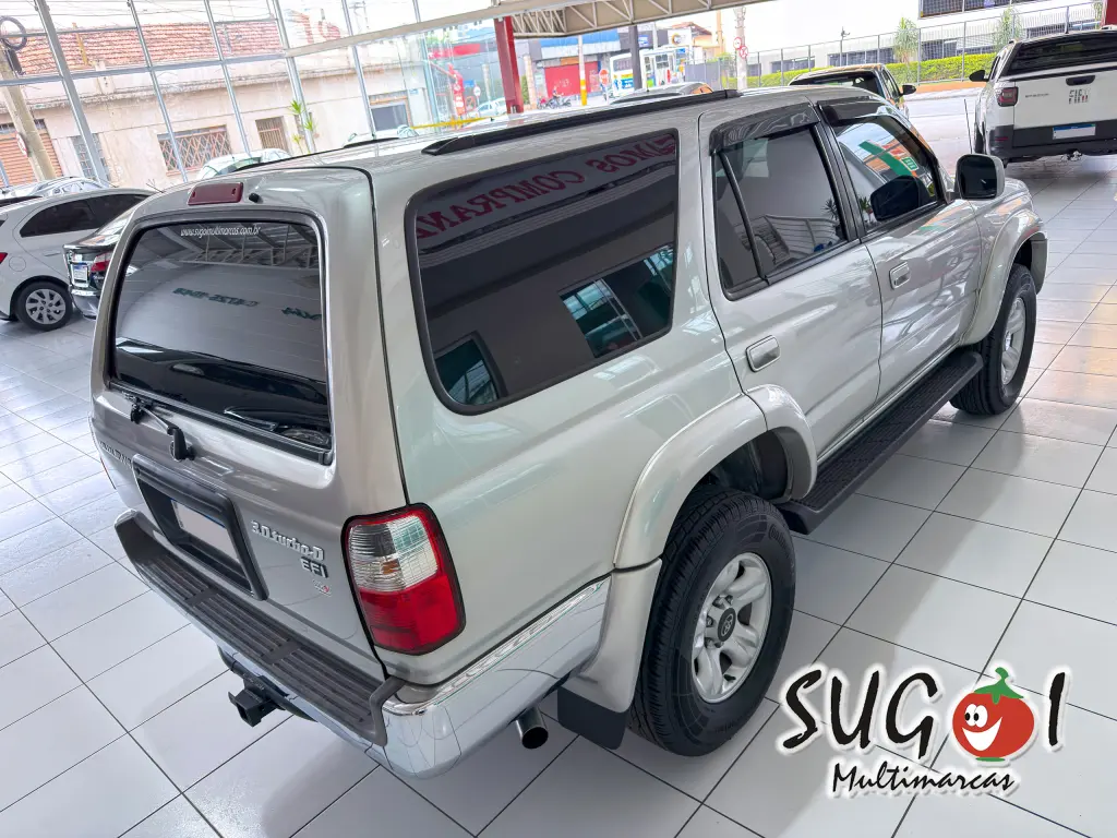 TOYOTA Hilux SW4 - Foto
