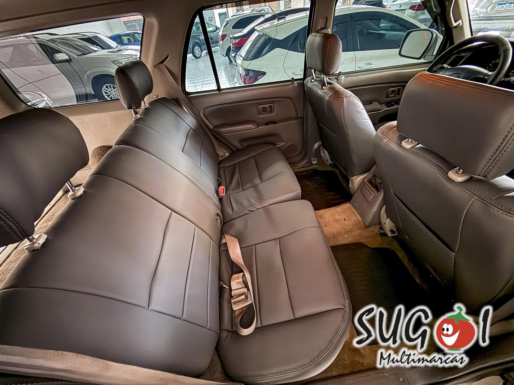 TOYOTA Hilux SW4 - Foto