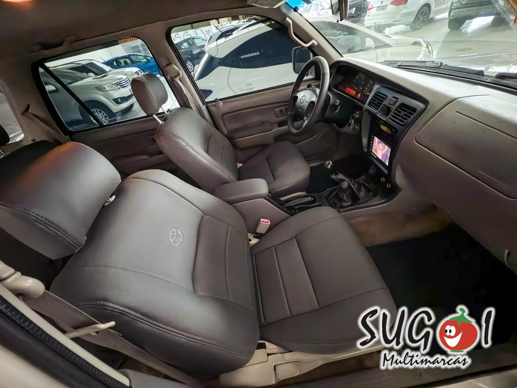 TOYOTA Hilux SW4 - Foto