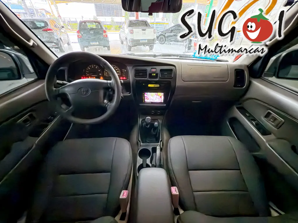 TOYOTA Hilux SW4 - Foto