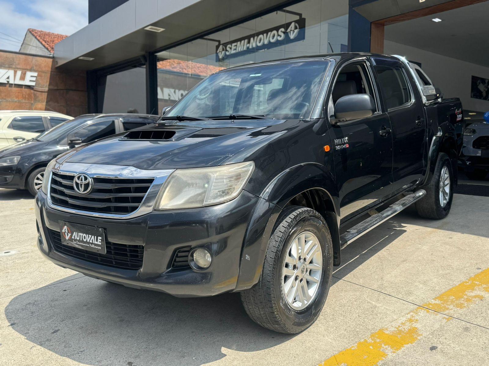 TOYOTA Hilux SW4 - Foto