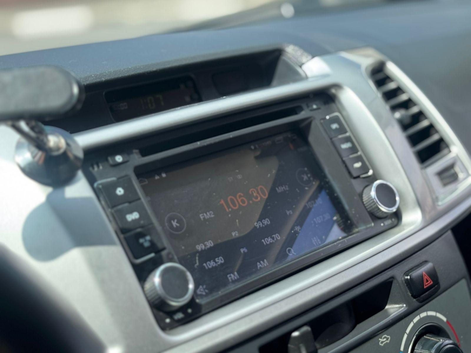 TOYOTA Hilux SW4 - Foto