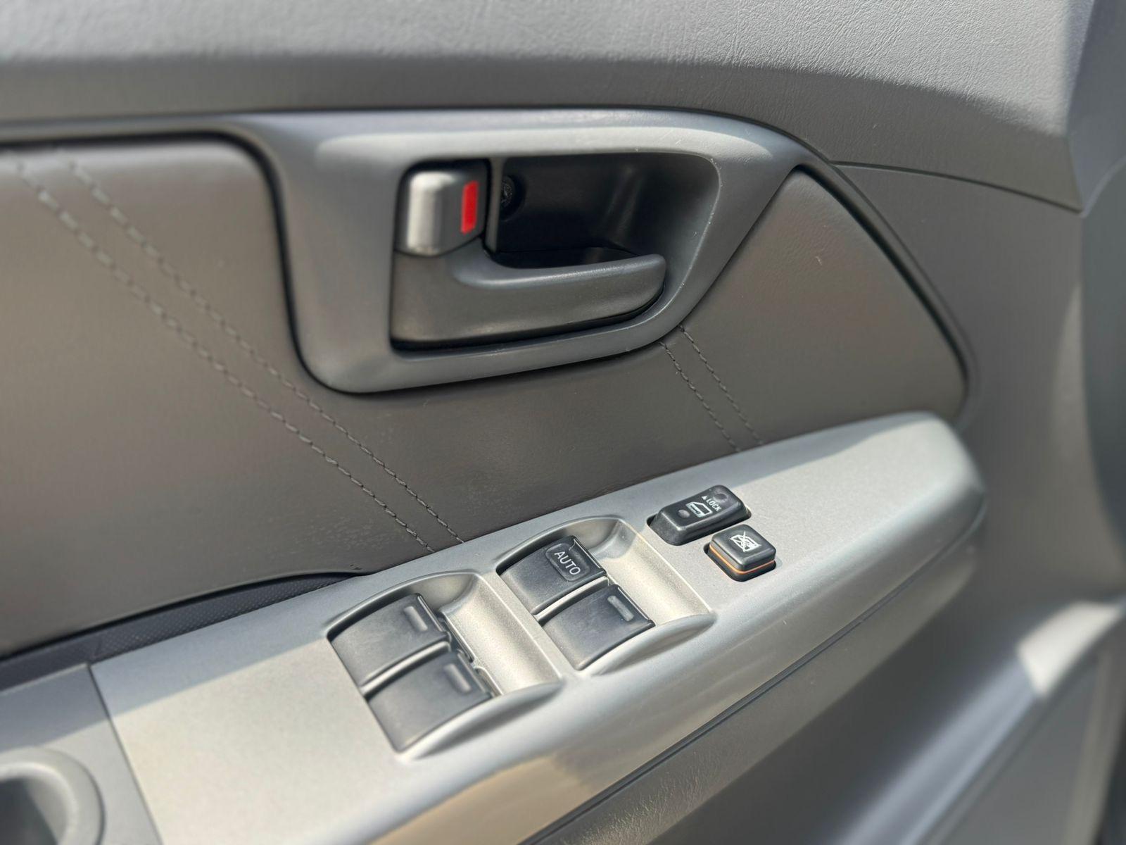 TOYOTA Hilux SW4 - Foto