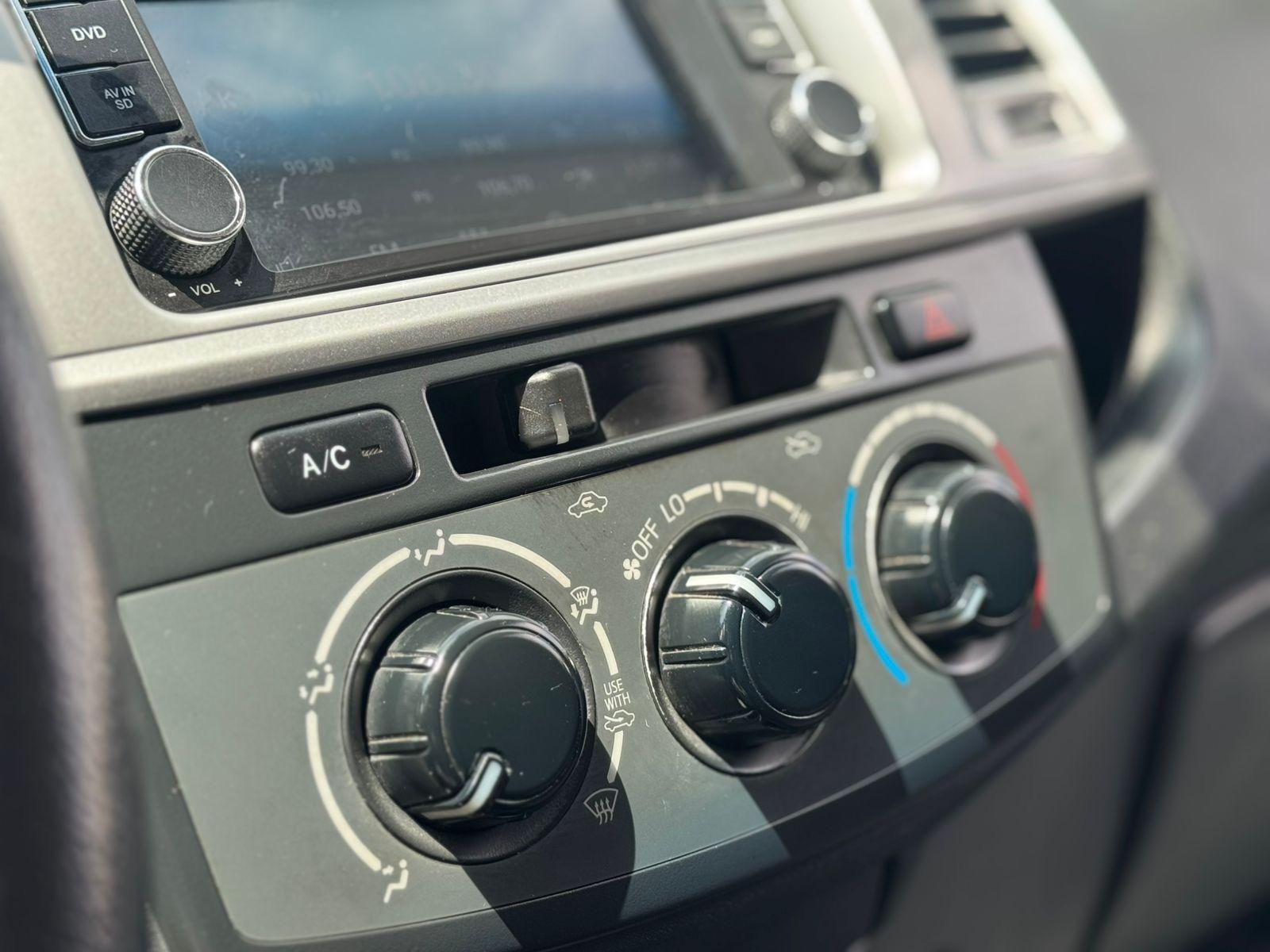 TOYOTA Hilux SW4 - Foto