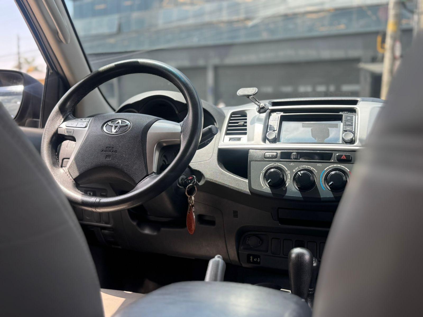 TOYOTA Hilux SW4 - Foto