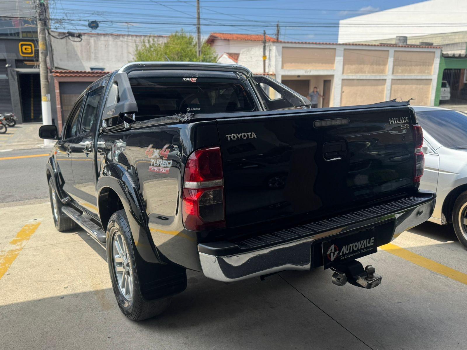 TOYOTA Hilux SW4 - Foto