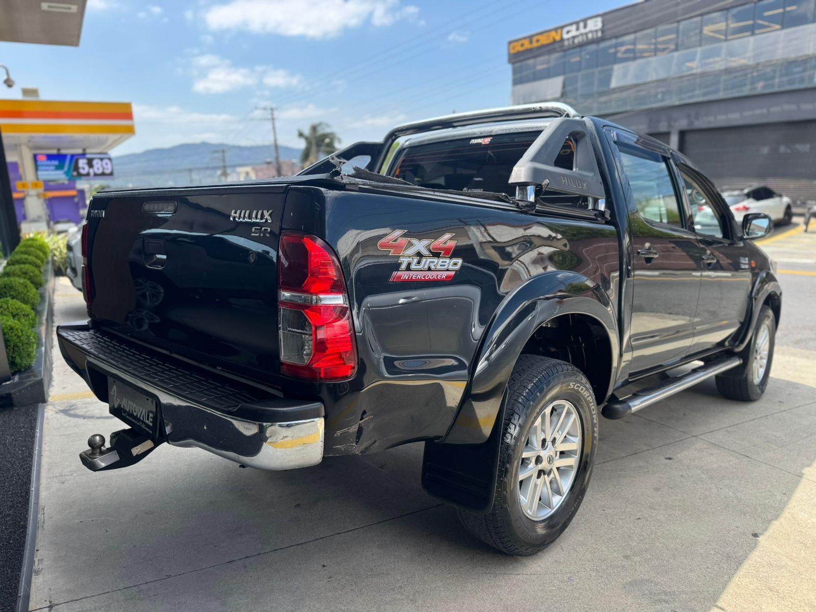 TOYOTA Hilux SW4 - Foto