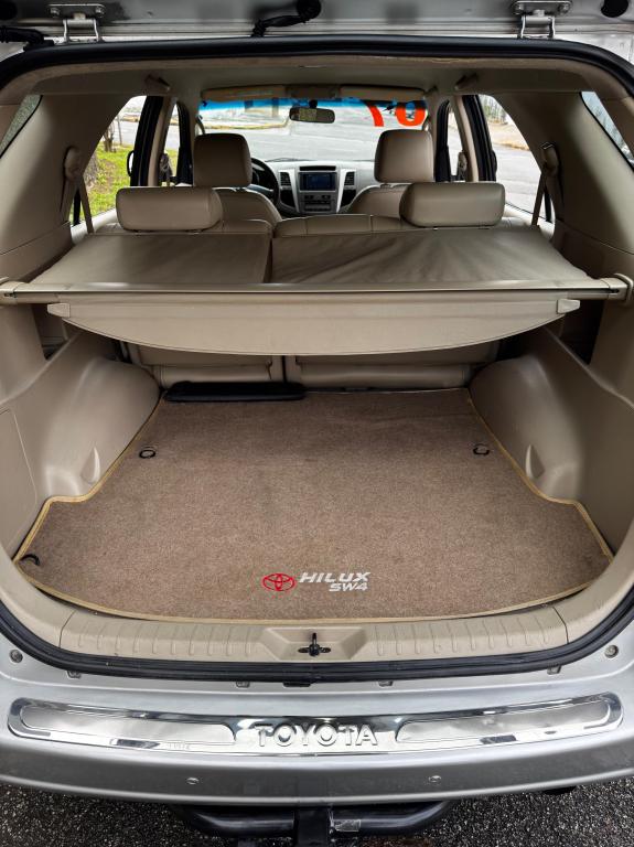 TOYOTA Hilux SW4 - Foto