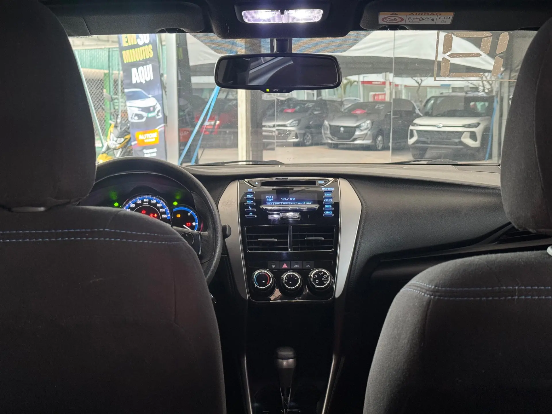 TOYOTA Yaris Hatch - Foto