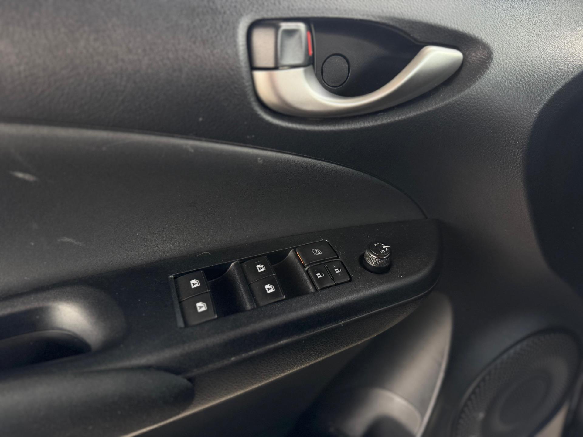 TOYOTA Yaris Hatch - Foto