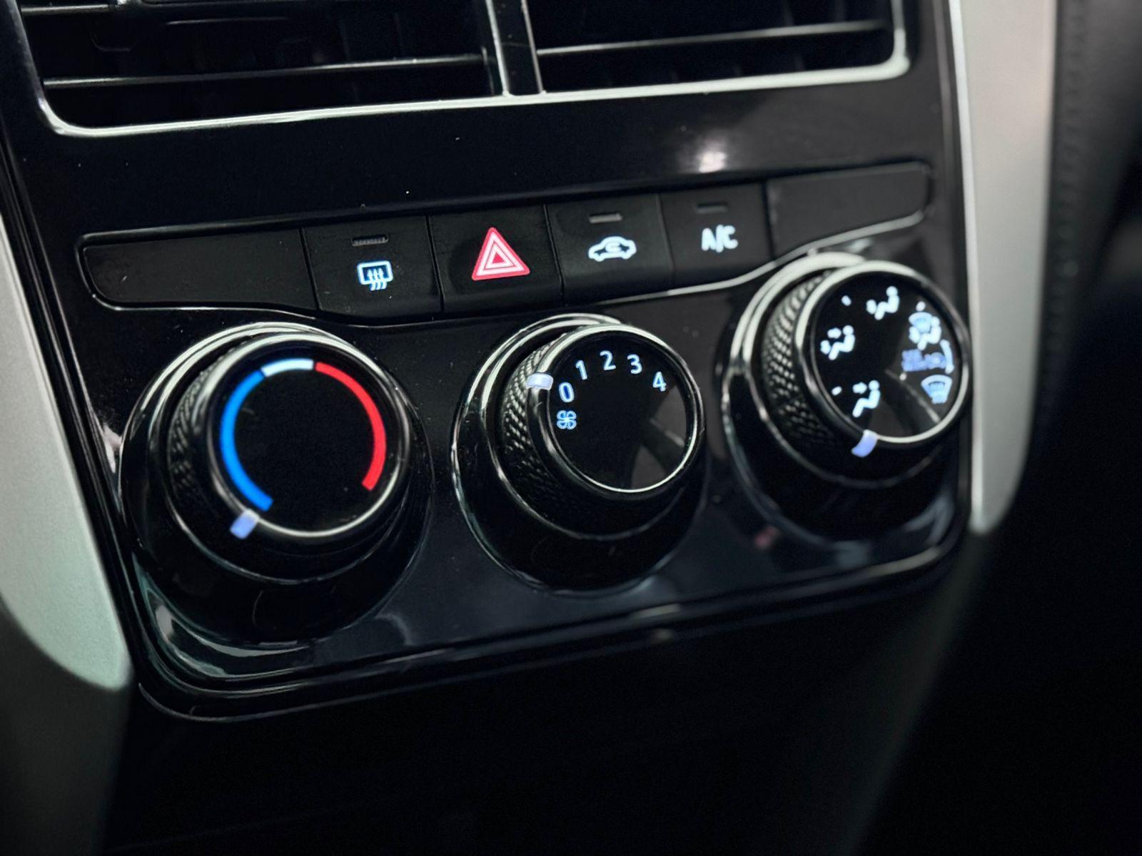 TOYOTA Yaris Hatch - Foto