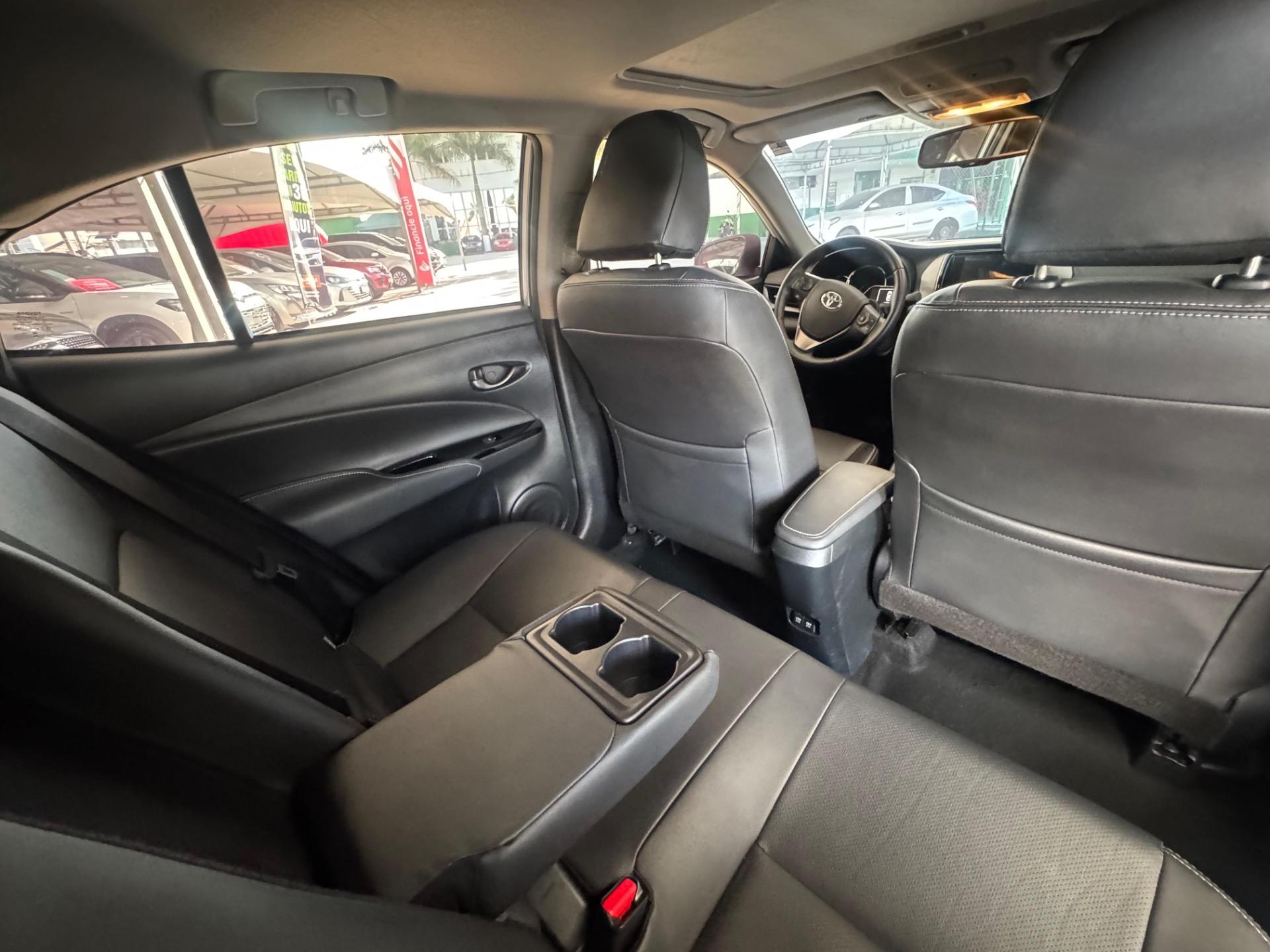 TOYOTA Yaris Sedan - Foto