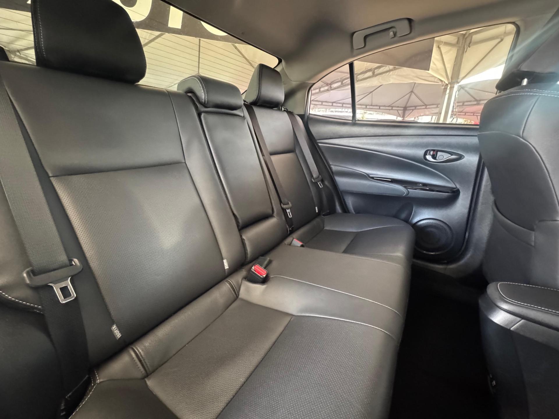 TOYOTA Yaris Sedan - Foto