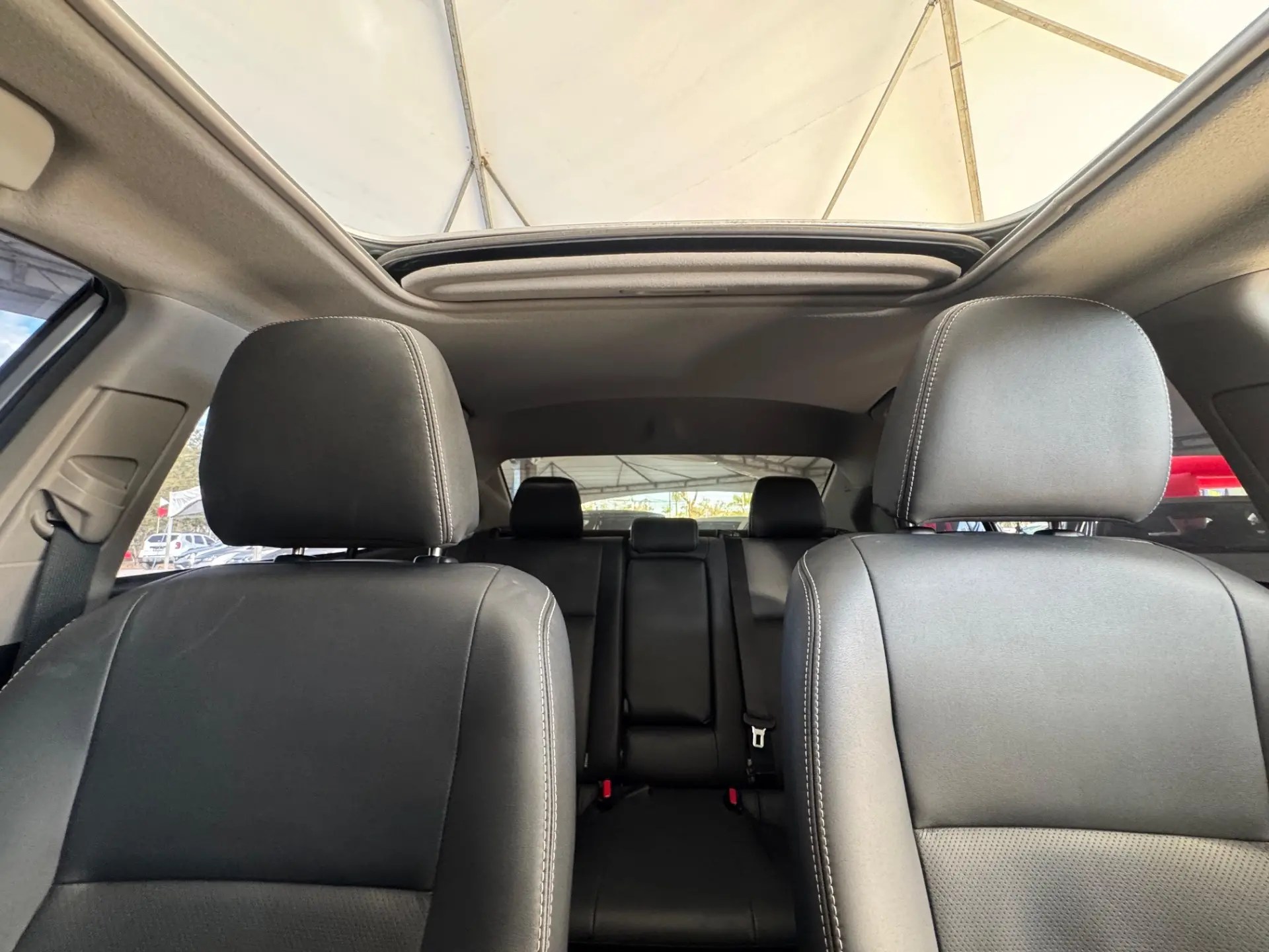 TOYOTA Yaris Sedan - Foto