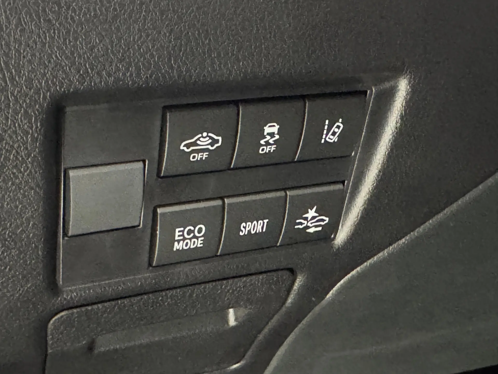 TOYOTA Yaris Sedan - Foto