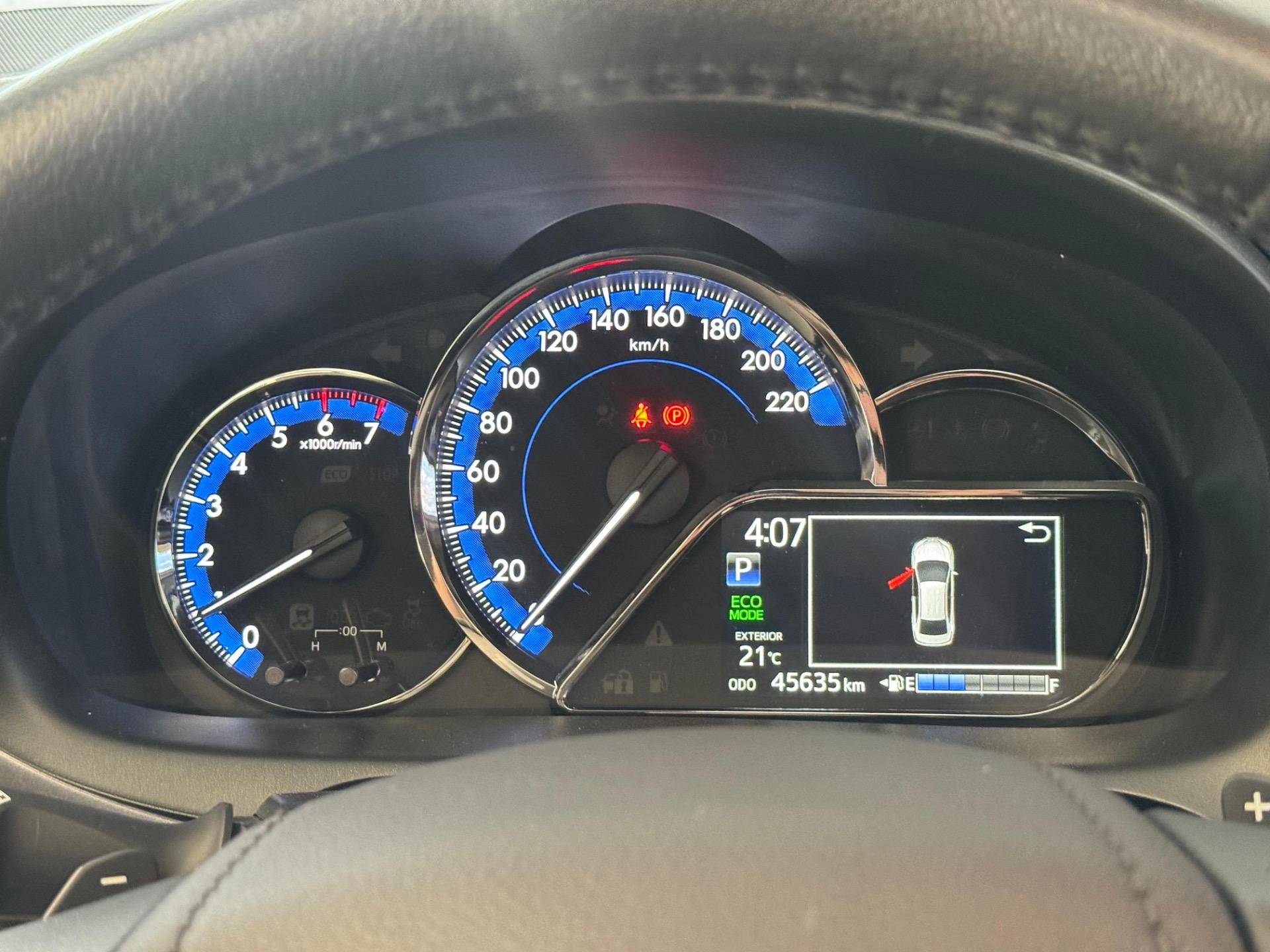 TOYOTA Yaris Sedan - Foto