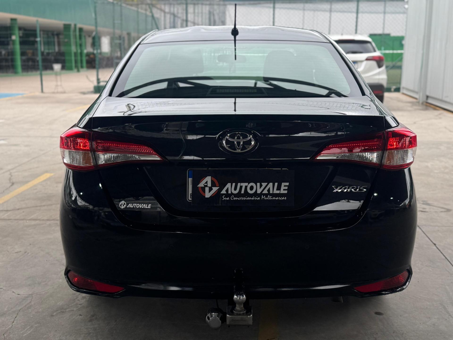 TOYOTA Yaris Sedan - Foto