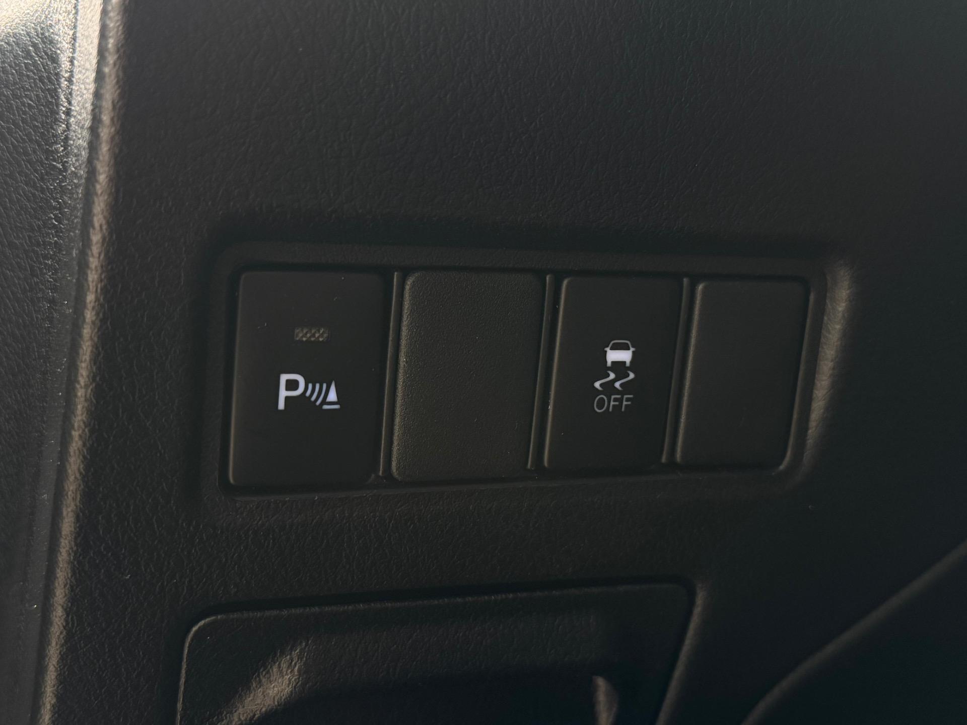 TOYOTA Yaris Sedan - Foto