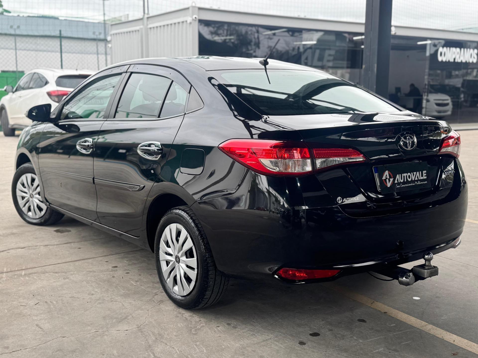 TOYOTA Yaris Sedan - Foto