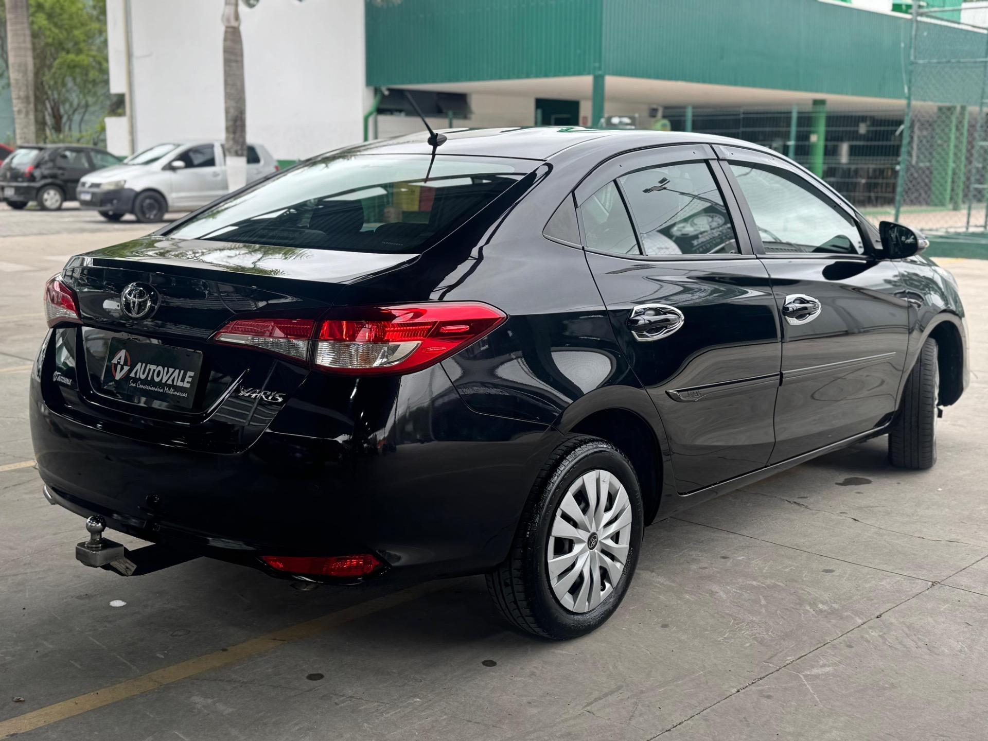 TOYOTA Yaris Sedan - Foto