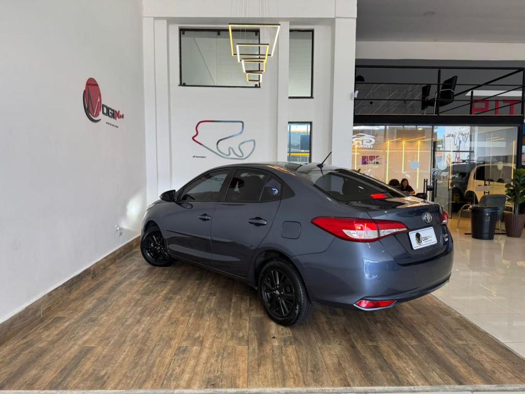 TOYOTA Yaris Sedan - Foto