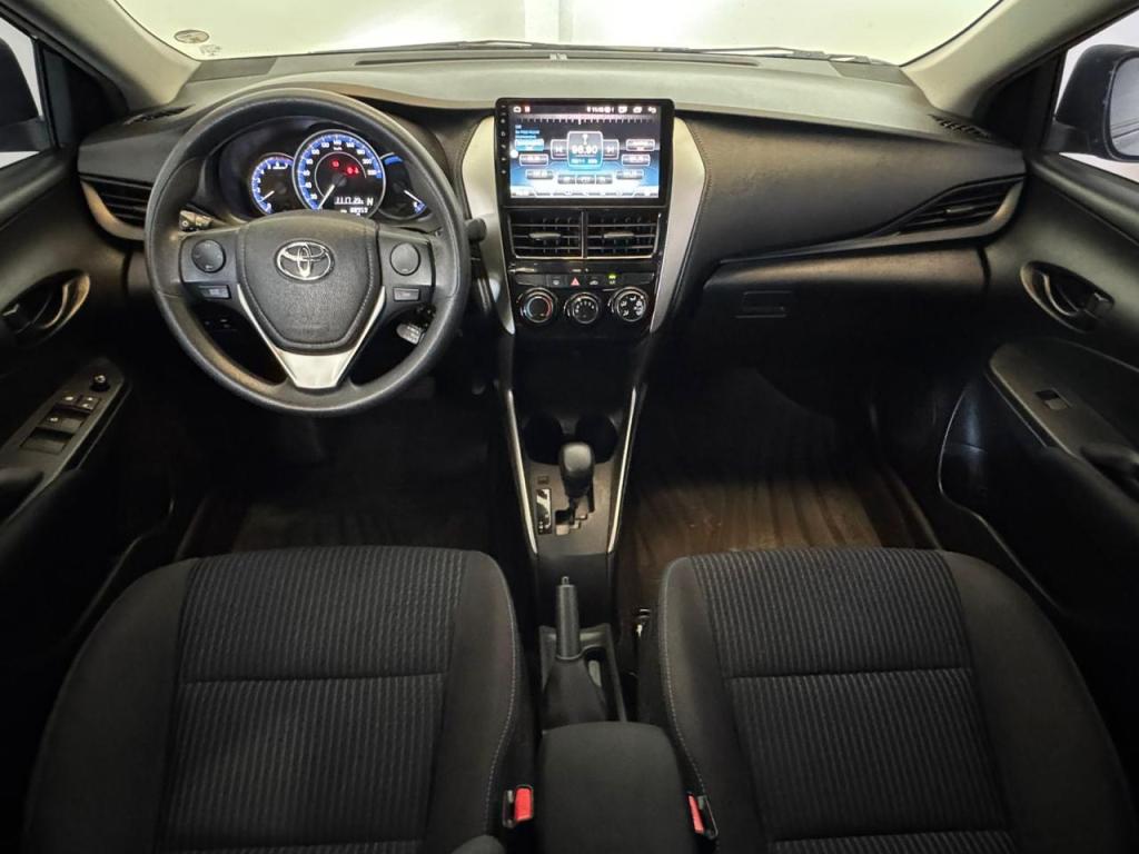 TOYOTA Yaris Sedan - Foto