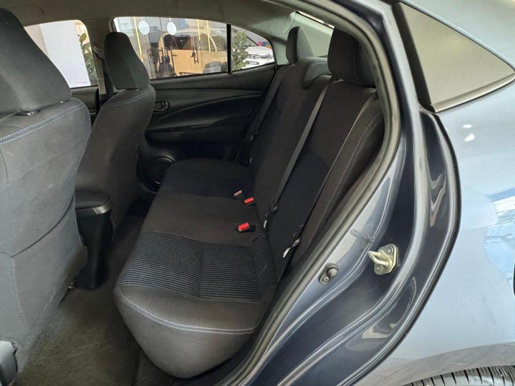 TOYOTA Yaris Sedan - Foto