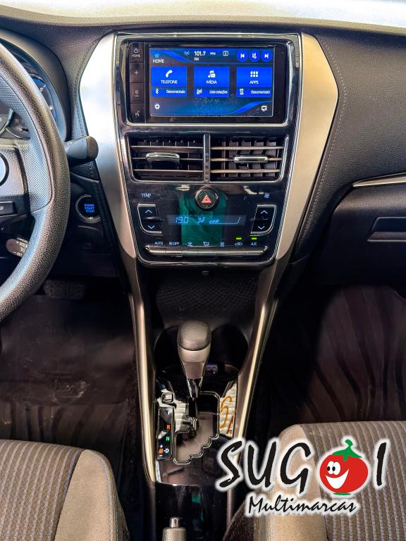 TOYOTA Yaris Sedan - Foto