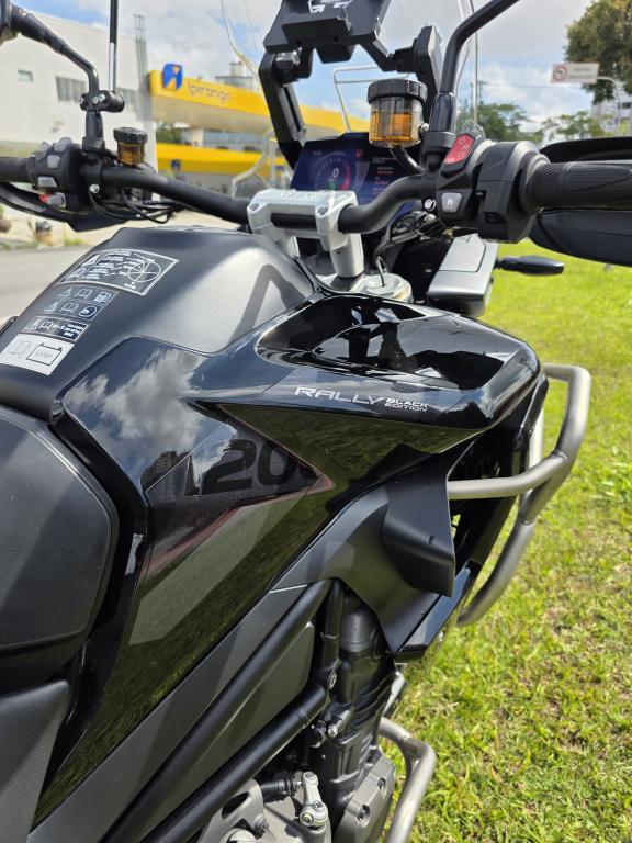 TRIUMPH Tiger 1200 - Foto