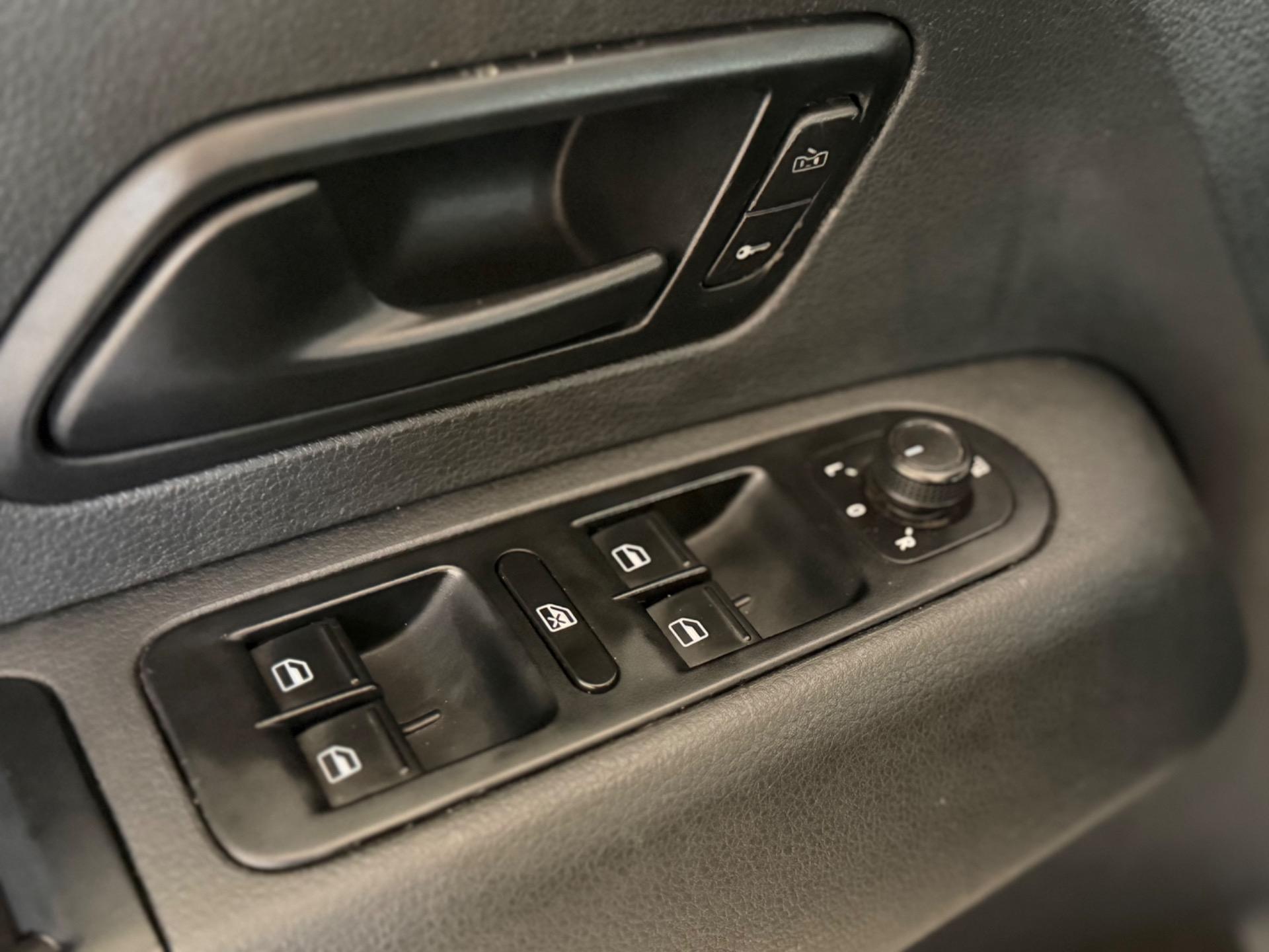 VOLKSWAGEN Amarok - Foto