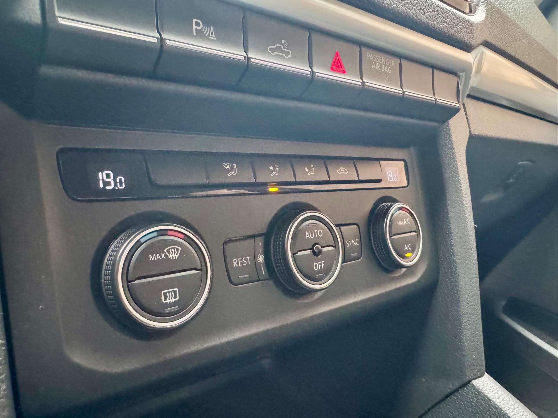 VOLKSWAGEN Amarok - Foto